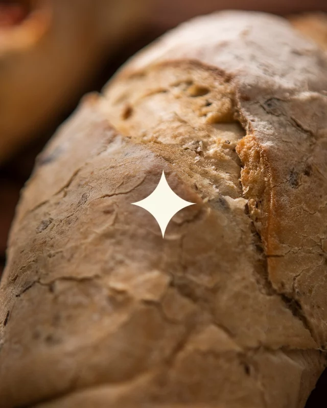 O Pão Italiano Filão é básico só no nome, porque a fermentação natural e a massa leve deixam o sabor irresistível. 

Disponível na Benjamin e no iFood!

#Benjamin #PadariaSP