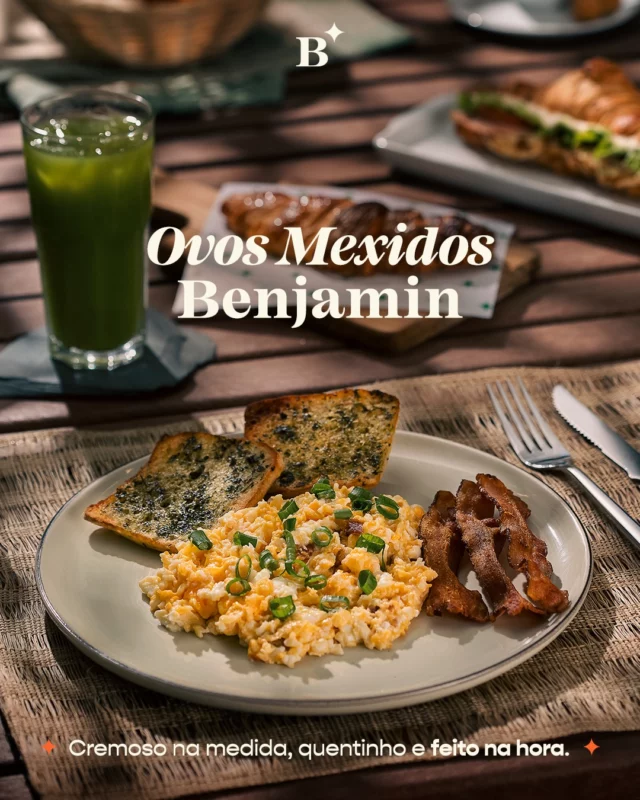 Tem algo de especial em pedir ovos mexidos na Benjamin... 

Chega o pedido soltando fumaça e já dá aquela sensação de aconchego e de mais um café da manhã delicioso.

#Benjamin #PadariaSP #OvoMexido #Brunch