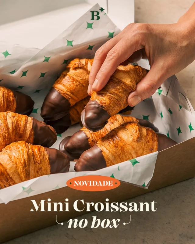 Nossos mini croissants artesanais agora vêm em caixas com 6 ou 12 unidades. 🥐✨

Perfeitos para compartilhar em qualquer momento do dia: café da manhã, lanche ou reunião com os amigos.

Mas essa não é a única novidade. Ao comprar sua primeira caixa, você ganha nosso Cartão Fidelidade para colecionar carimbos e conquistar um croissant por conta da casa.

#Benjamin #PadariaSP #Croissant #MiniCroissant