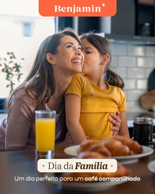 Hoje é dia de dividir histórias, risadas e aquele café que abraça. Na Benjamin, a mesa fica ainda mais gostosa quando a família está junta.

Passe por aqui e aproveite esse momento com quem faz seu dia ser mais leve. ☕🥐💛

#Benjamin #PadariaSP #Brunch #DiaDaFamilia #Momentos