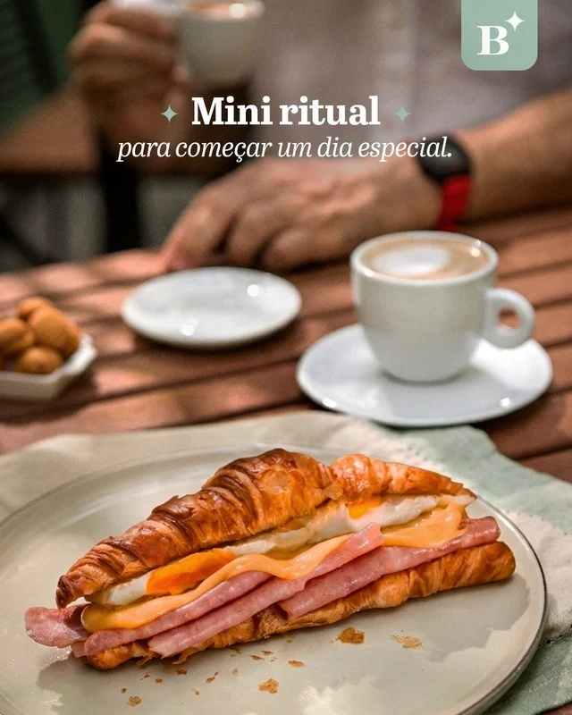 Todo mundo tem um pequeno ritual para o dia bem.

O nosso é assim: sentar por alguns minutos, escolher algo gostoso e aproveitar o início do dia sem pressa.

Um croissant leve, recém-preparado, pode fazer parte desse momento e deixar a rotina mais gostosa.

#BenjaminAPadaria #PadariaSP #Croissant #MomentosBenjamin