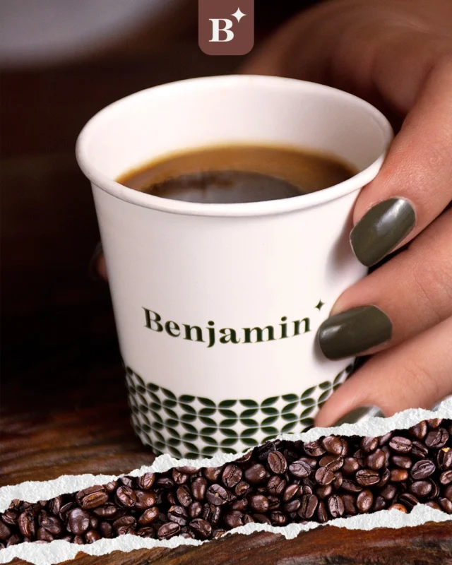 Hoje é o Dia Nacional do Café, a desculpa ideal para saborear nossas variedade de bebidas feitas com o favorito das nossas manhãs. 

Além dos clássicos do dia a dia, algumas versões como Nutella e Ovomaltine Coffee acabam virando as queridinhas de quem passa por aqui.

Aproveita a data pra encontrar a sua!

#BenjaminAPadaria #PadariaSP #Café #DiaDoCafé #Nutella #Ovomaltine