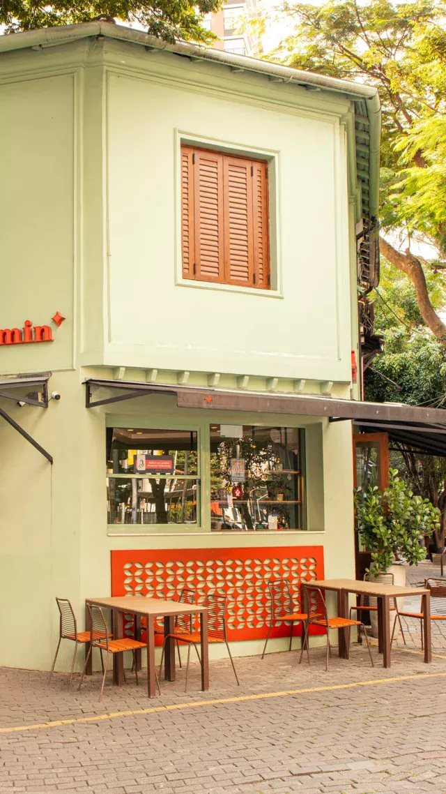 Um lugar para viver bons momentos.

A Benjamin é seu espaço feito para pausar, aproveitar e sentir o sabor inconfundível de nossas delícias. 

Entre, respire fundo e permita-se viver essa experiência. ☕✨

#Benjamin #PadariaSP #Brunch #Croissant #Café