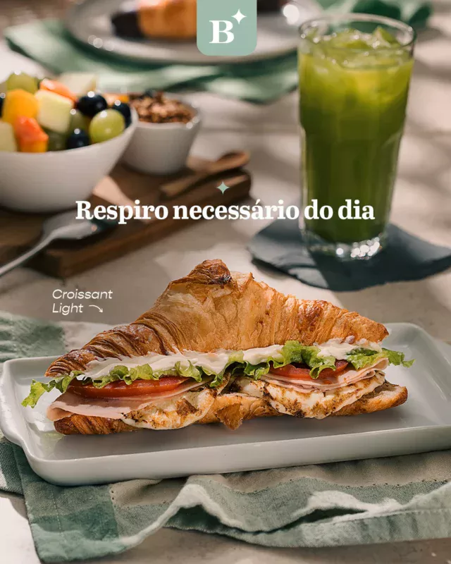 Tem hora do dia que a gente só precisa parar e respirar.

Entre o trabalho, os compromissos e o caminho de volta, sempre existe aquela brecha para sentar por alguns minutos e recarregar a força antes de seguir.

Um croissant bem recheado ajuda nesse intervalo. 🤎

#BenjaminAPadaria #PadariaSP #Croissant #Pausa